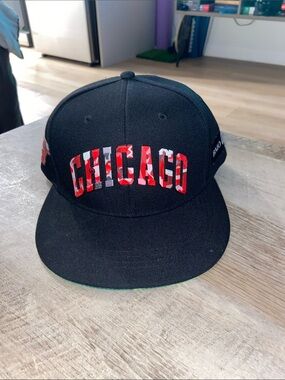 NWT Chicago Bulls Adjustable SnapBack Hat